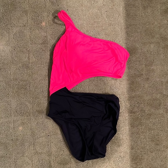 Abercrombie & fitch bathing suit - Picture 2 of 4